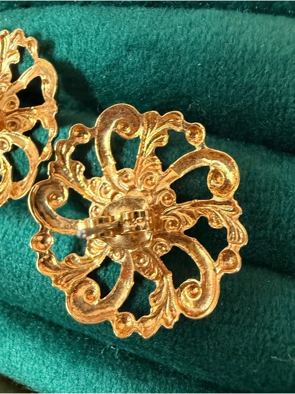Avon Gold Flower Filigree Stud Earrings with Pearl Centers